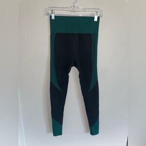 New Mix Green Leggings with Textured Design Small
